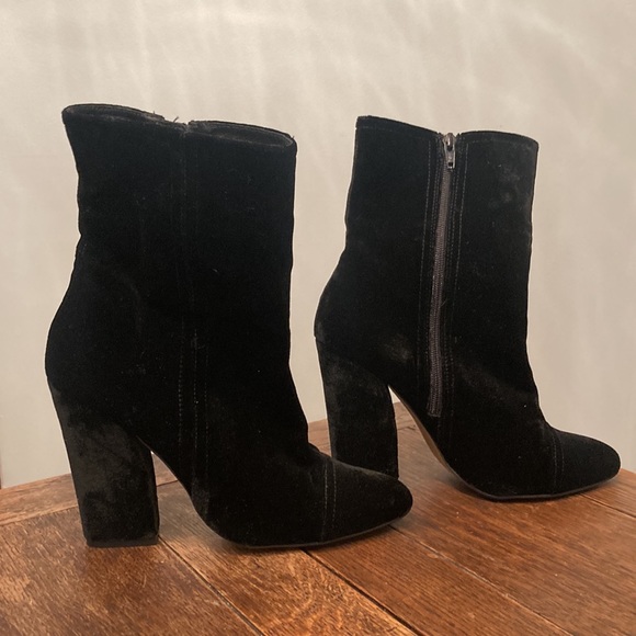 NWOB Shellys London Tater Velvet Chunky Heeled Booties - Picture 2 of 6